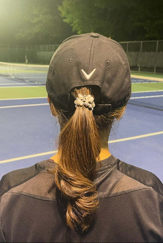 Elegant Pearl Charm Hair Tie 🤍 | Handmade Beaded Ponytail Holder | Stylish Hair Accessory 우아한 진주 참 헤어끈 🤍 | 핸드메이드 헤어 액세서리 | 세련된 헤어 스타일링