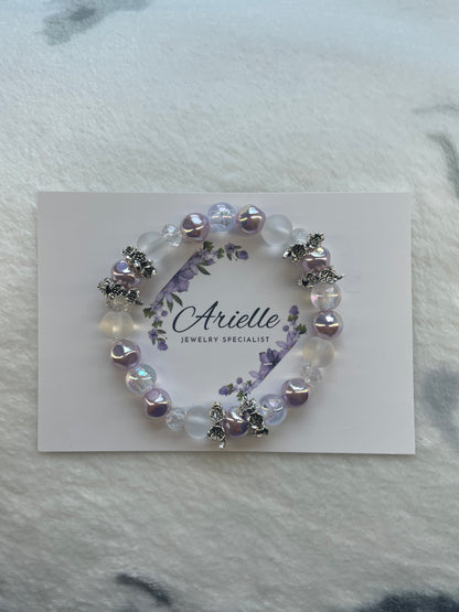 Handmade Women’s Bracelet | Valentine’s Day Gift | Romantic Beaded Jewelry 

A delicate handmade bracelet that speaks your love. / 핸드메이드 여성 팔찌 | 발렌타인데이 선물 추천 | 로맨틱 비즈 브레이슬릿

사랑을 말 대신 전하는, 섬세한 손작업 주얼리