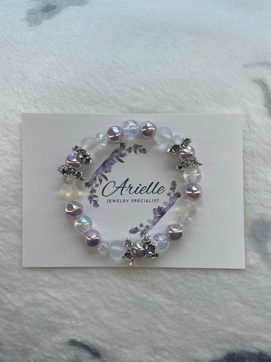 Handmade Women’s Bracelet | Valentine’s Day Gift | Romantic Beaded Jewelry 

A delicate handmade bracelet that speaks your love. / 핸드메이드 여성 팔찌 | 발렌타인데이 선물 추천 | 로맨틱 비즈 브레이슬릿

사랑을 말 대신 전하는, 섬세한 손작업 주얼리