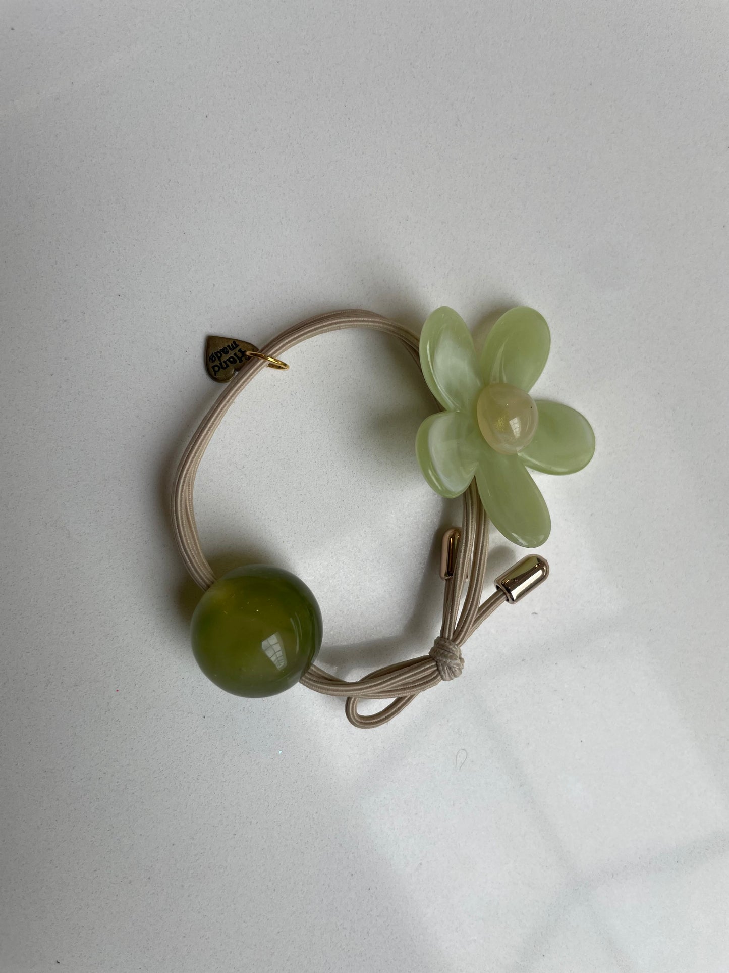 6cm - Handmade Flower Hairtie, Resin Floral Hair Accessory, Elastic Band with Bead, Cute Gift for Girls & Women, Stylish Hairband for Everyday Use