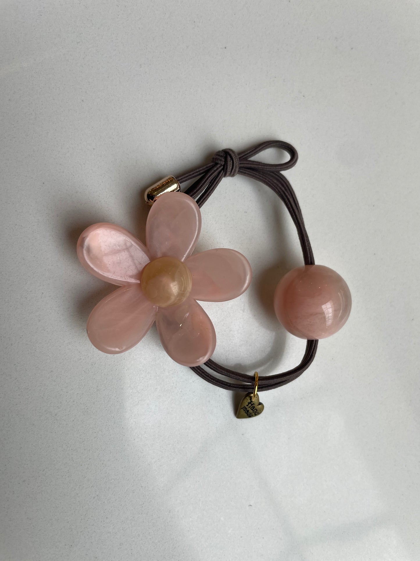 6cm - Handmade Flower Hairtie, Resin Floral Hair Accessory, Elastic Band with Bead, Cute Gift for Girls & Women, Stylish Hairband for Everyday Use