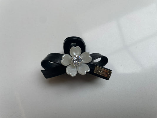 5cm - Handmade Black Bow Hair Clip with White Flower Accent,&nbsp;Elegant Hair Accessory with Crystal Rhinestones,&nbsp;Luxury Hair Claw Clip for Everyday and Special Occasions