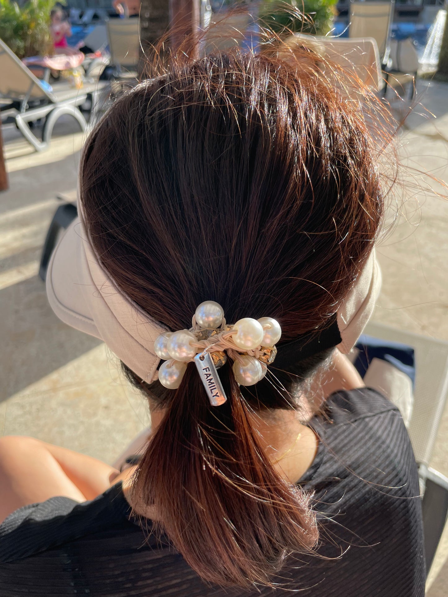 6cm - Elegant Handmade Pearl Hair Tie with Crystal Accents, Stretchy Elastic Hair Accessory, Chic and Stylish Hair Band, Perfect for Any Occasion