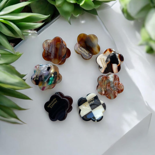 2.5cm/0.984in - French-Inspired Mini Flower Hair Claw