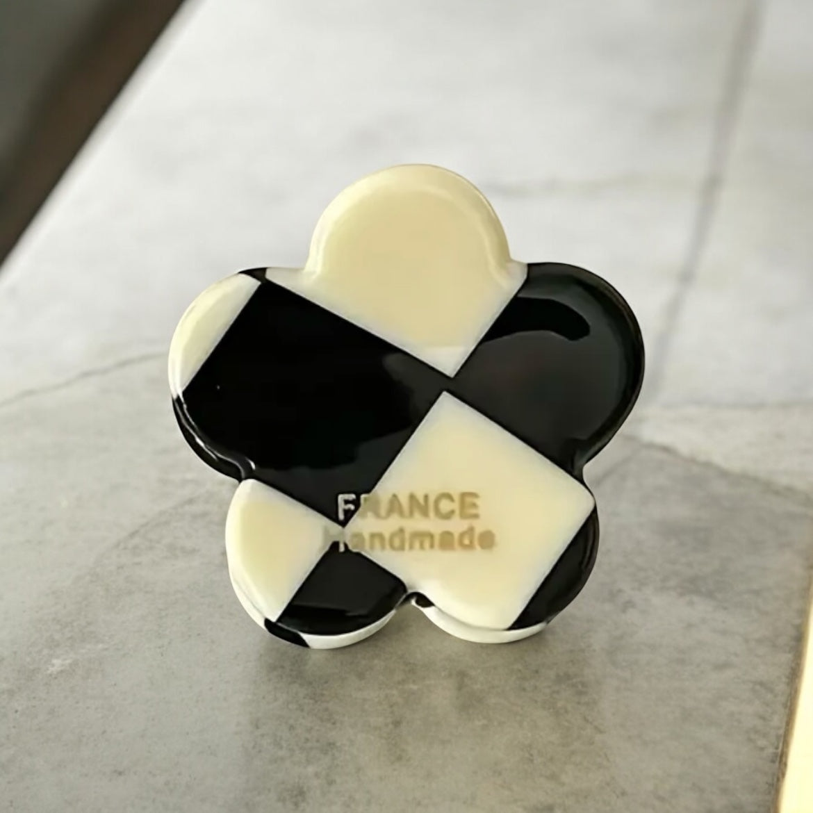 2.5cm/0.984in - French-Inspired Mini Flower Hair Claw