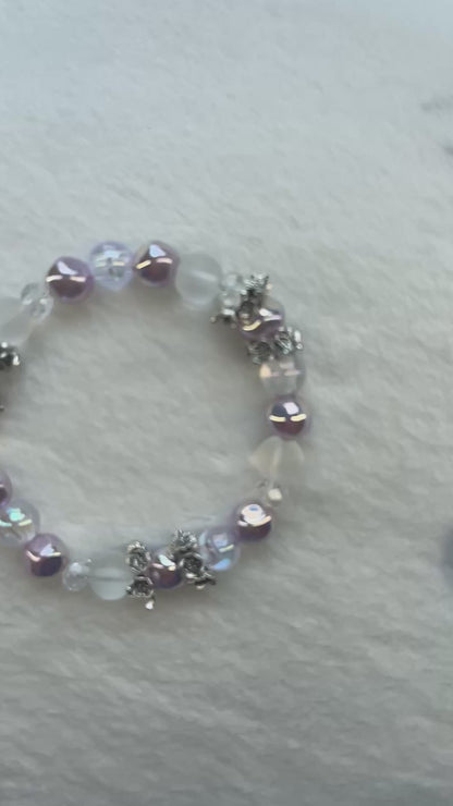 Handmade Women’s Bracelet | Valentine’s Day Gift | Romantic Beaded Jewelry 

A delicate handmade bracelet that speaks your love. / 핸드메이드 여성 팔찌 | 발렌타인데이 선물 추천 | 로맨틱 비즈 브레이슬릿

사랑을 말 대신 전하는, 섬세한 손작업 주얼리